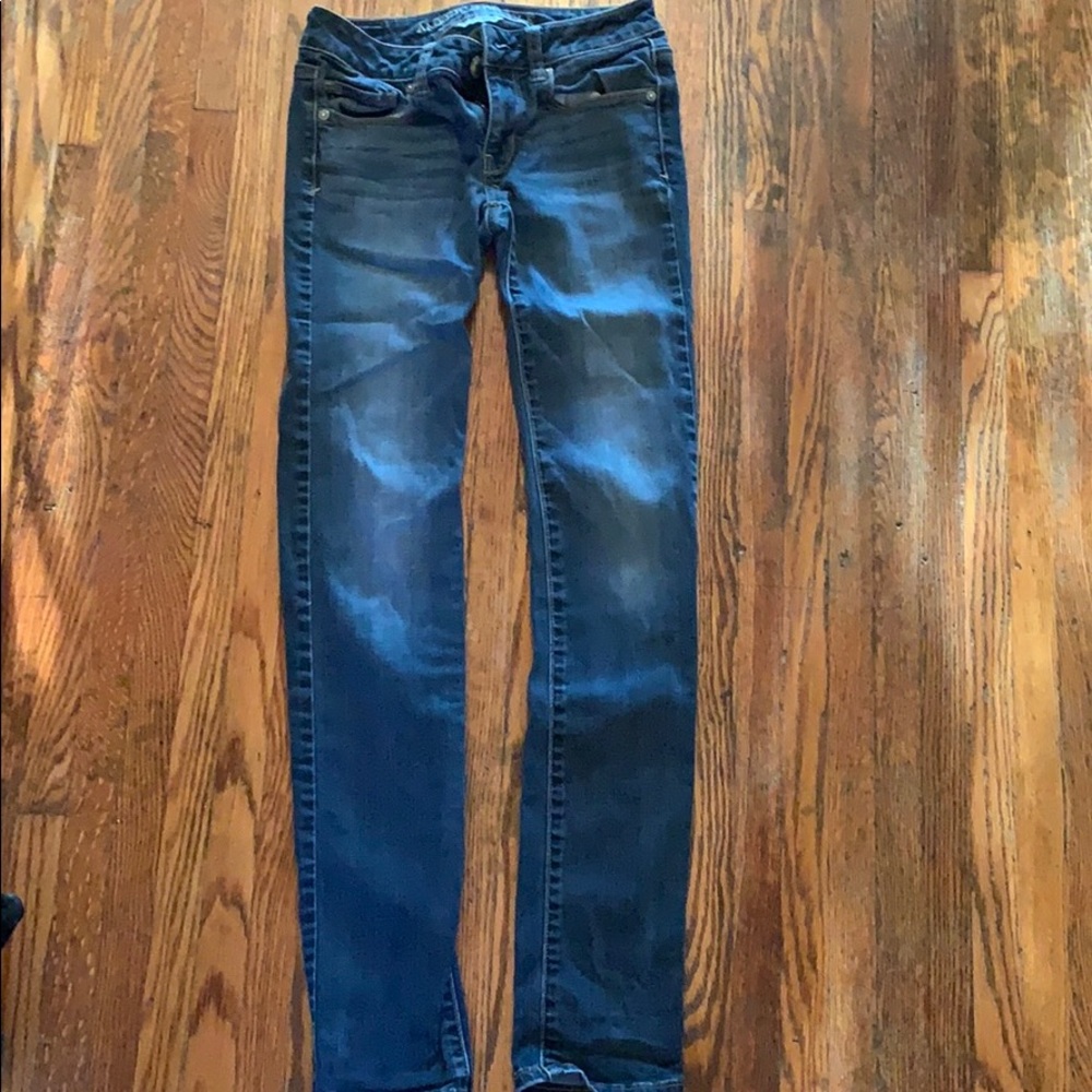 Women’s American Eagle skinny jeans